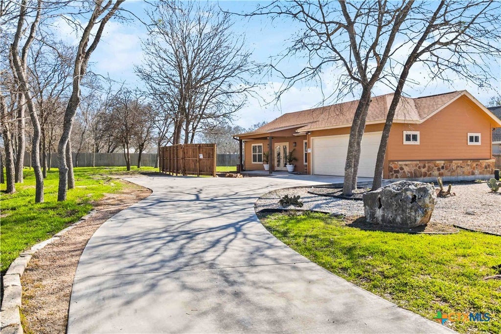 Photo of 890 Torrey Street, New Braunfels, TX 78130 (MLS # 628043)