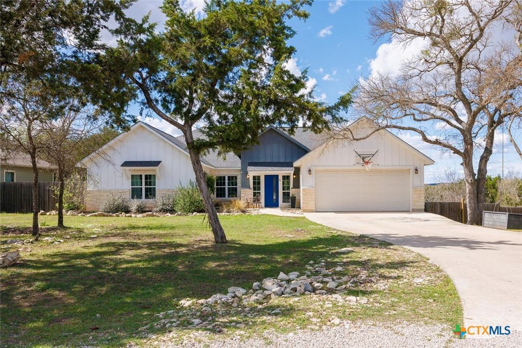 Photo of 8 Butterfly Street, Wimberley, TX 78676 (MLS # 610687)