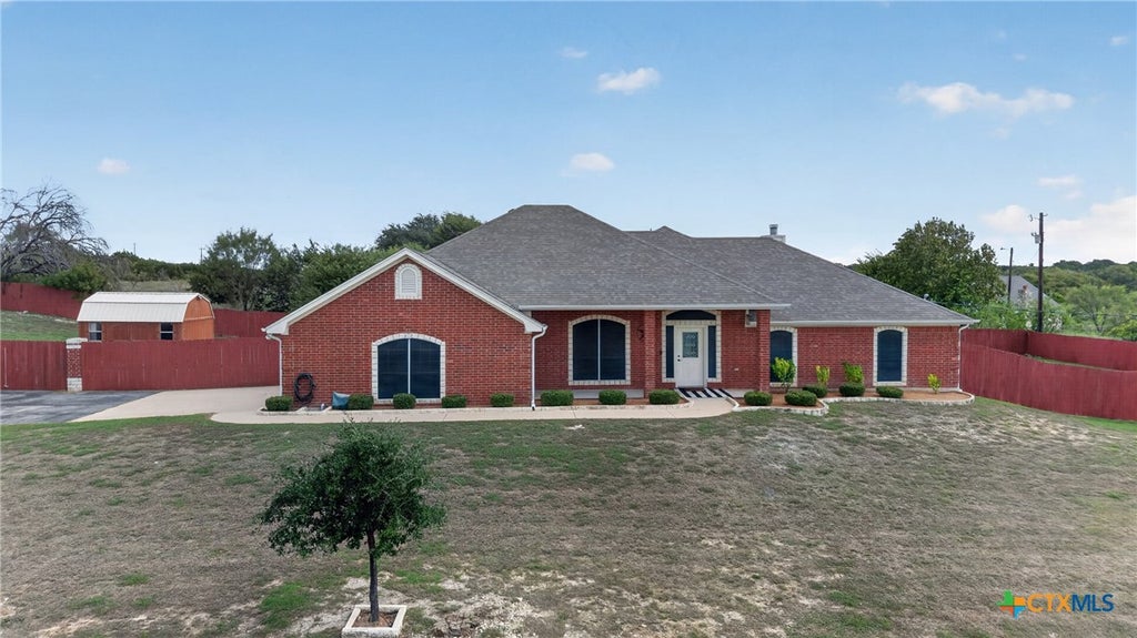 Photo of 1042 County Road 3351, Kempner, TX 76539 (MLS # 627851)