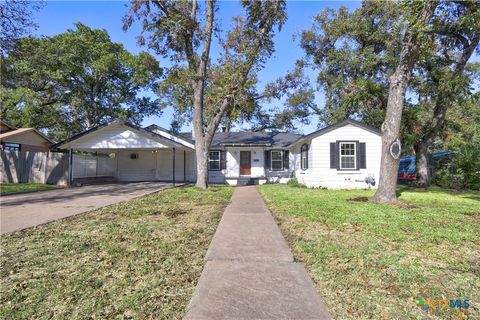 Photo of 502 W Park Avenue, Temple, TX 76501 (MLS # 596736)