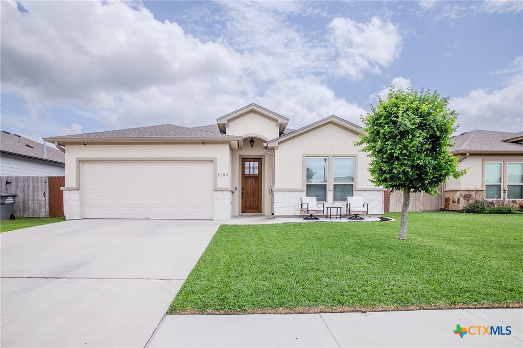 Photo of 3109 Lenora Drive, Victoria, TX 77901 (MLS # 610038)