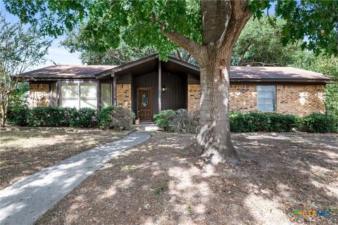 A home in Luling