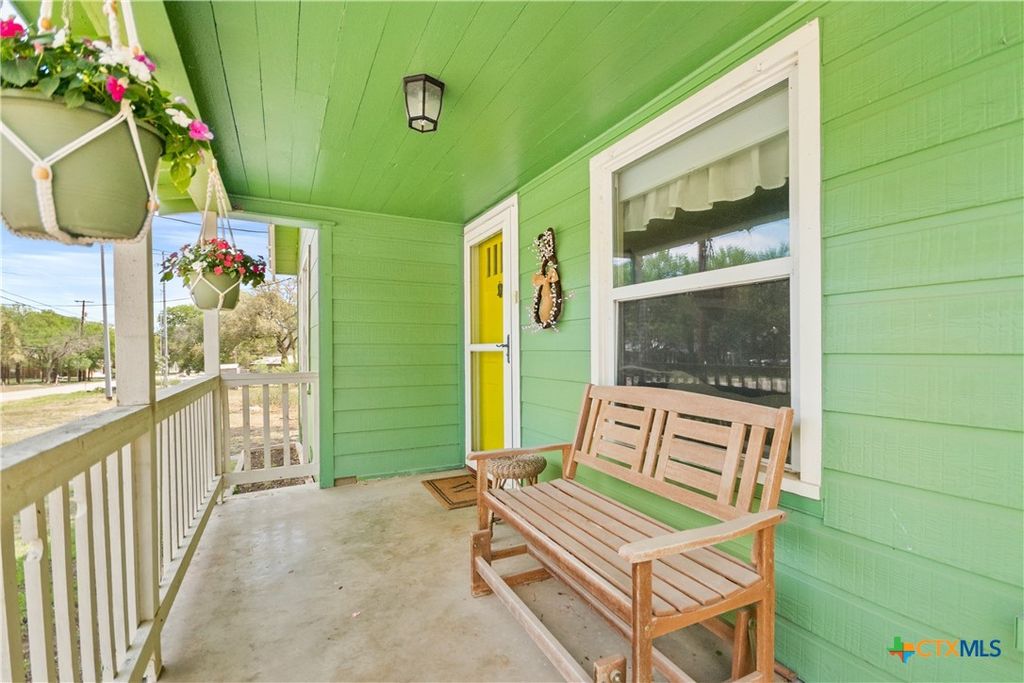 Photo of 1035 Madeline Street, New Braunfels, TX 78132 (MLS # 608709)