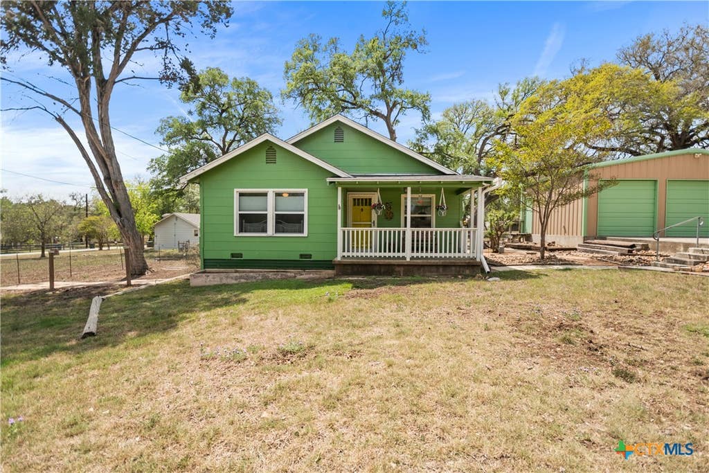 Photo of 1035 Madeline Street, New Braunfels, TX 78132 (MLS # 608709)