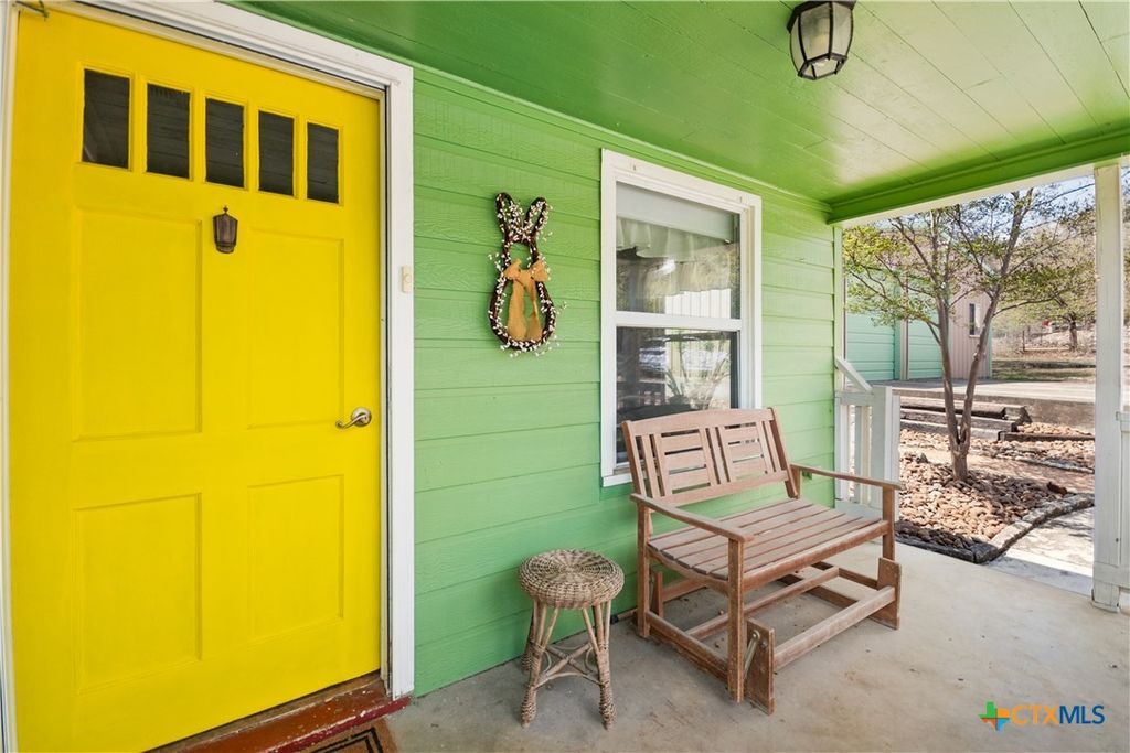 Photo of 1035 Madeline Street, New Braunfels, TX 78132 (MLS # 608709)