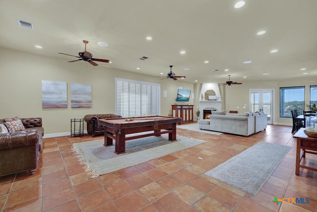 1745 W Lakeside Drive