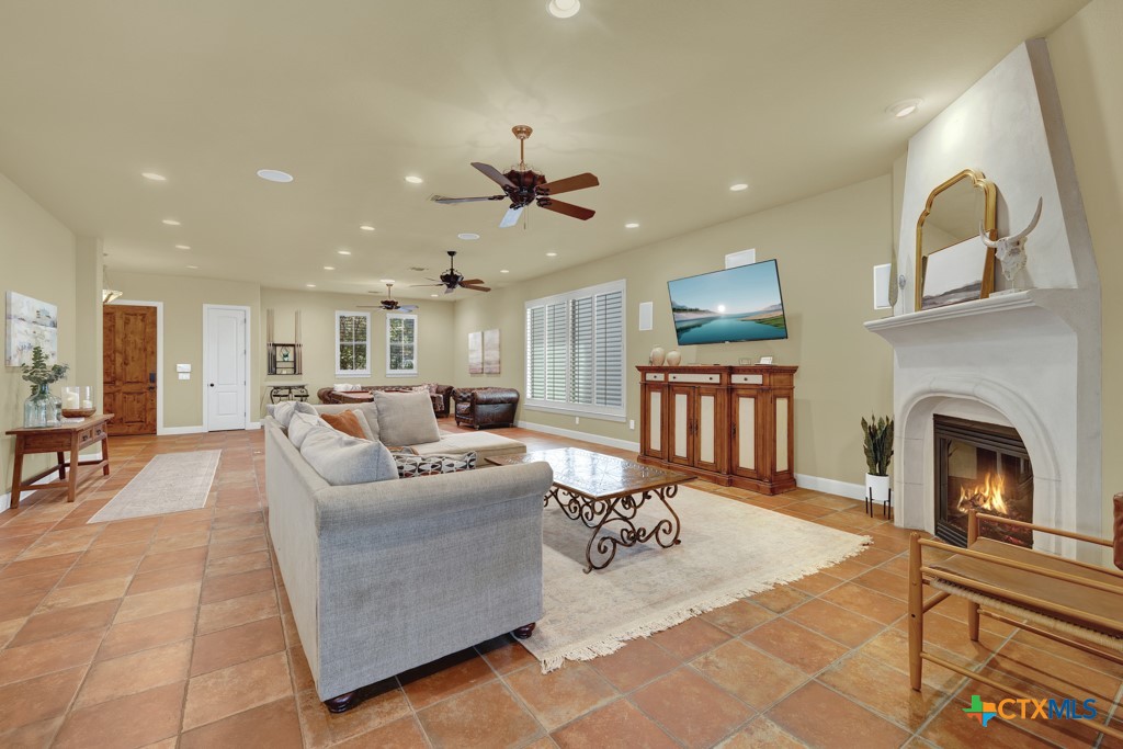 1745 W Lakeside Drive