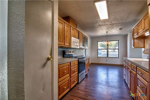 A home in Schulenburg