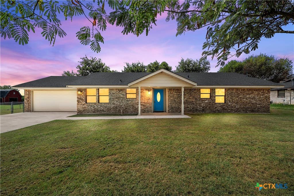 Photo of 1006 Eagle Drive, Eddy, TX 76524 (MLS # 621369)