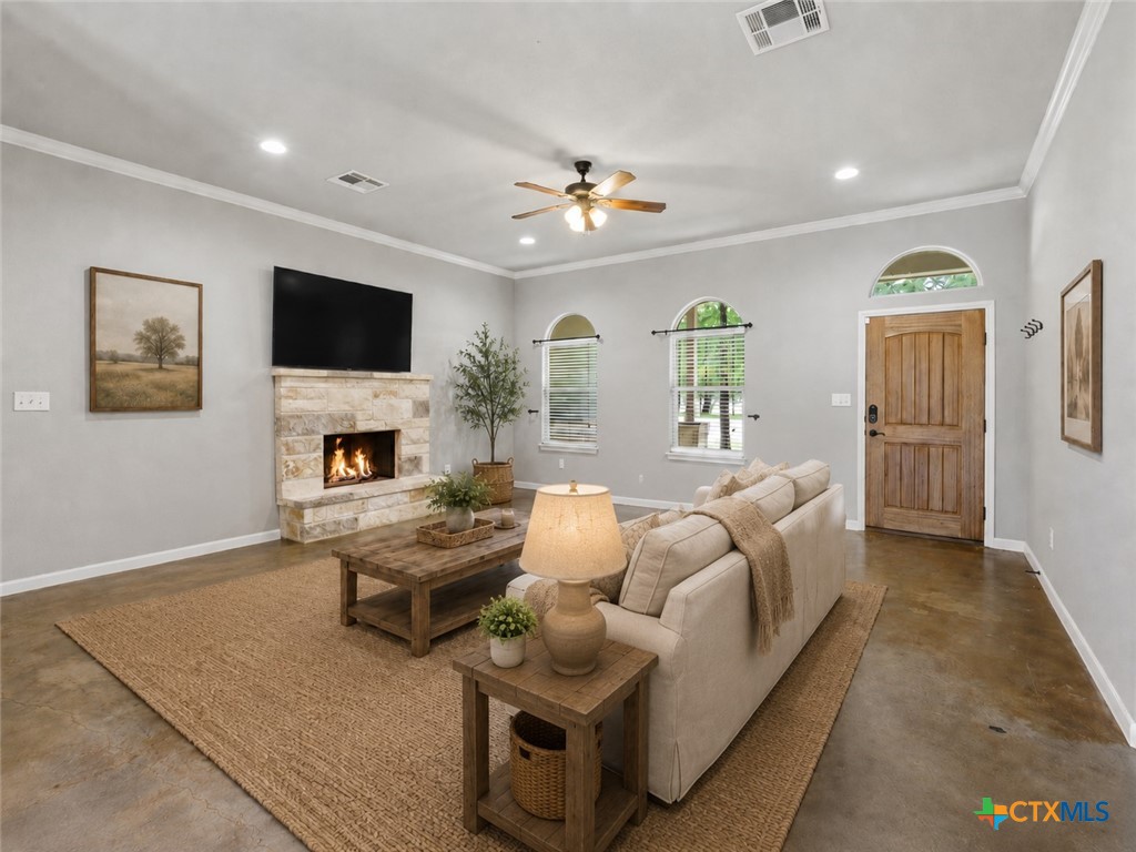 182 Waipahoehoe Drive