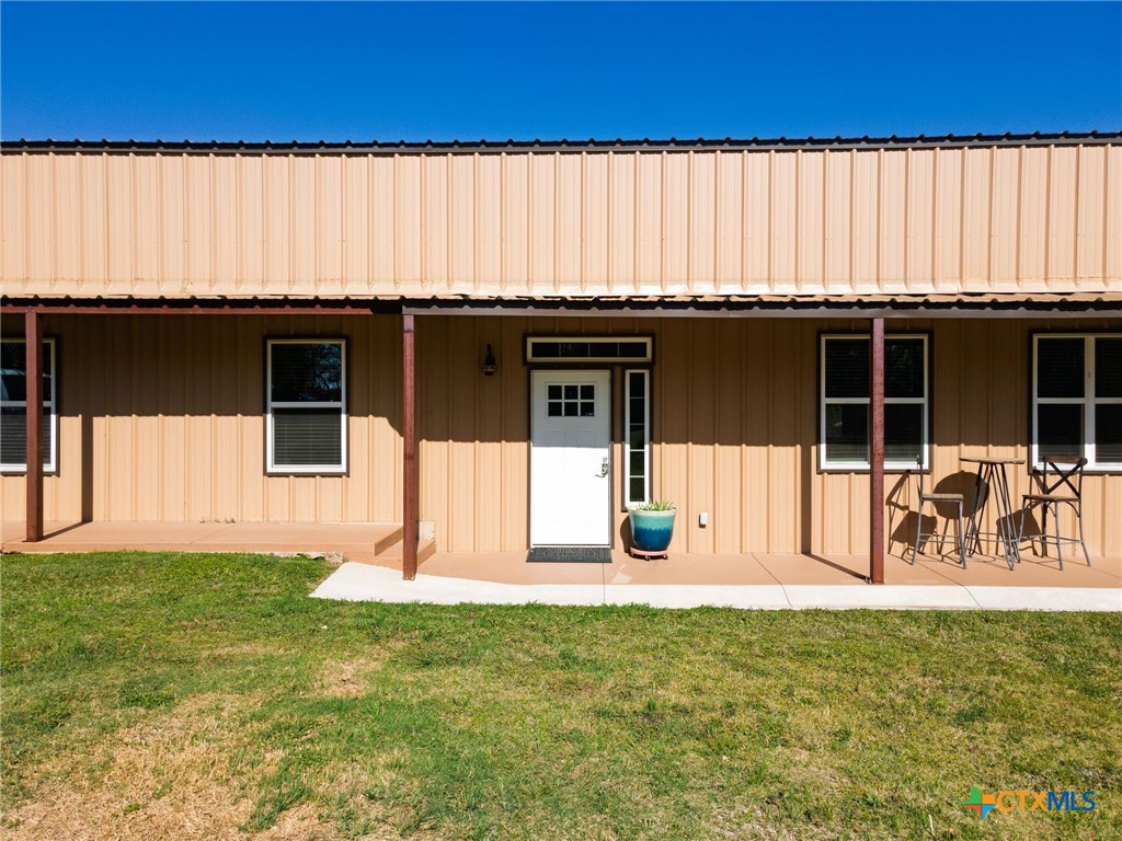 469 Whispering Oaks Loop