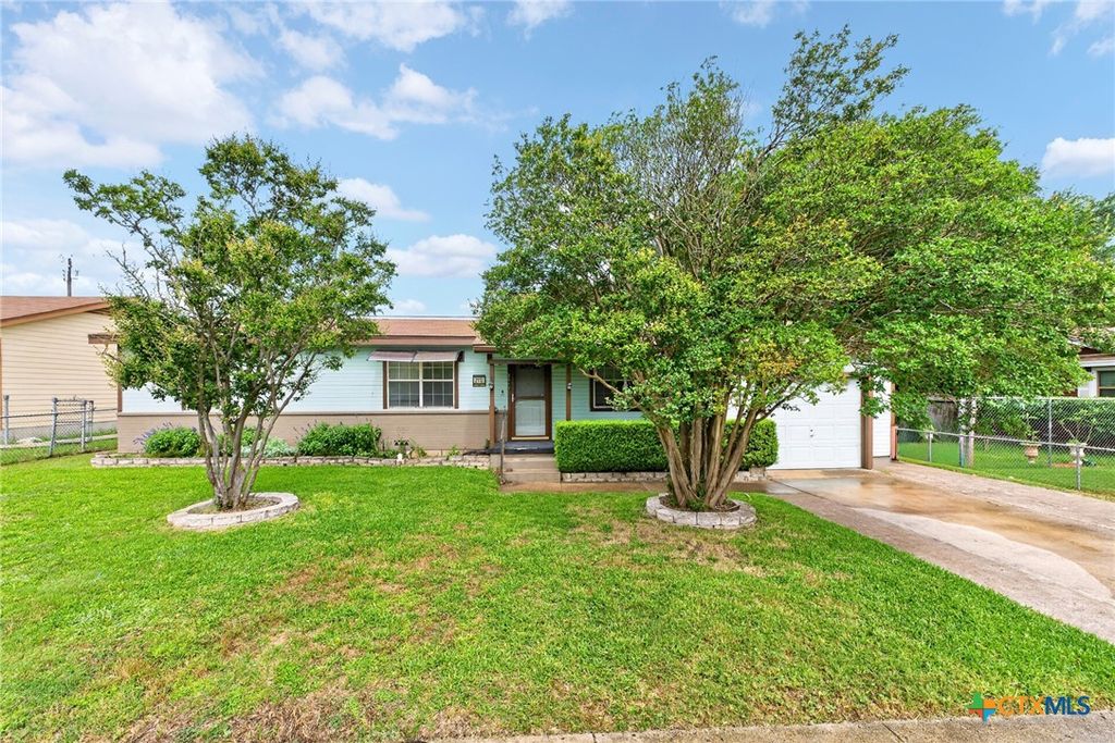 Photo of 2112 Liberty Street, Copperas Cove, TX 76522 (MLS # 616718)