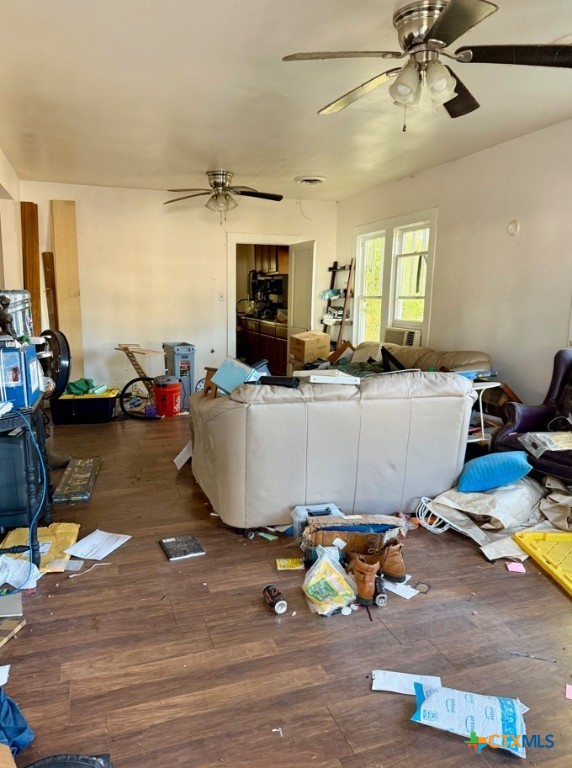 1604 N Travis Avenue