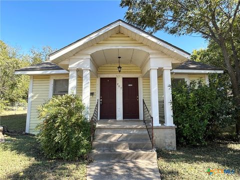 Photo of 407 N Penelope Street, Belton, TX 76513 (MLS # 596659)