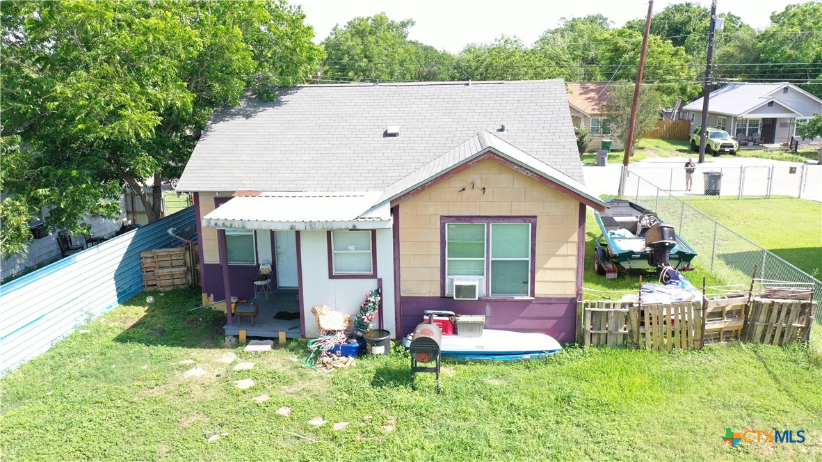 1003 E San Antonio Street