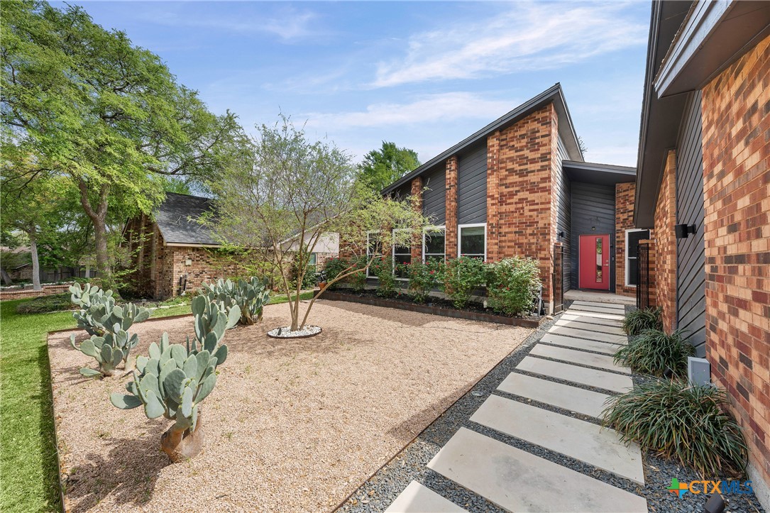 4305 Stonehill Court