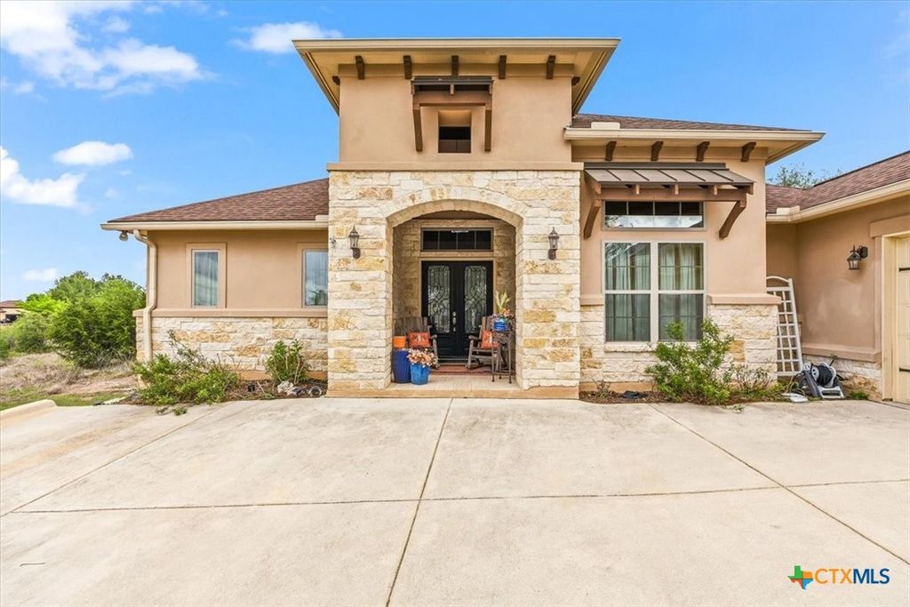 Photo of 1930 Rothschild, New Braunfels, TX 78132 (MLS # 610804)