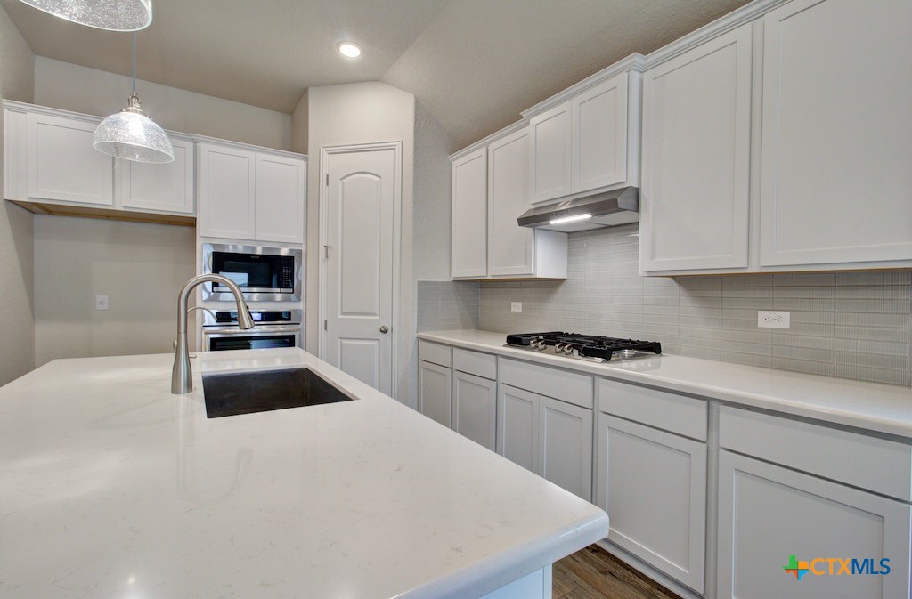 2044 Stephanie Avenue