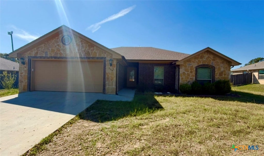 Photo of 254 Old Waco Road, Gatesville, TX 76528 (MLS # 627719)