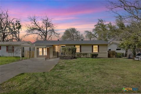 Photo of 1402 Kent Street, Taylor, TX 76574 (MLS # 608910)