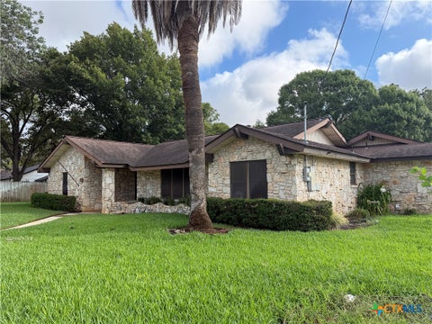 Photo of 212 S 4th Street, Stockdale, TX 78160 (MLS # 625183)