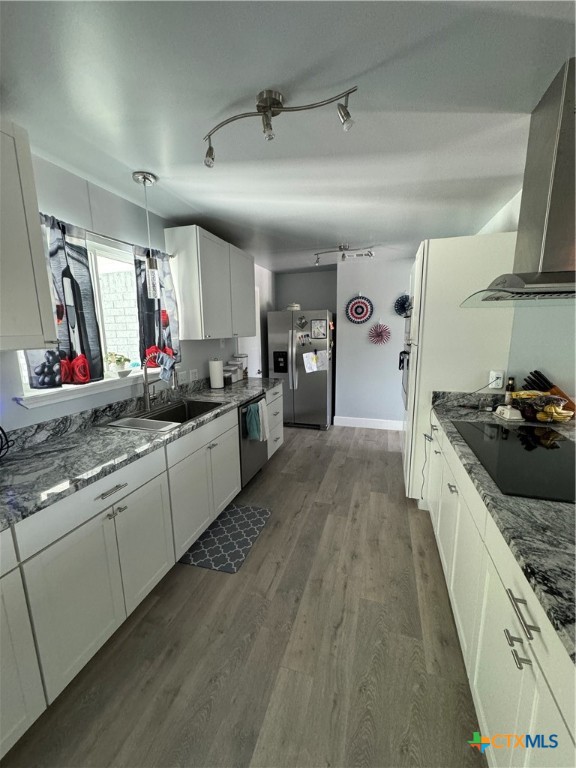 203 S Roy Reynolds Drive