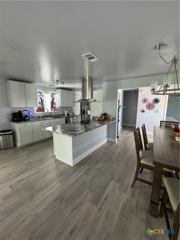 203 S Roy Reynolds Drive