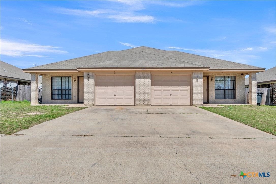 1305 Nicholas Circle - Frontal View