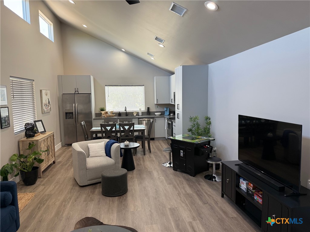 Canyon Lake, Texas 78133, United States, 3 Bedrooms Bedrooms, ,2 BathroomsBathrooms,Residential,Active,242251