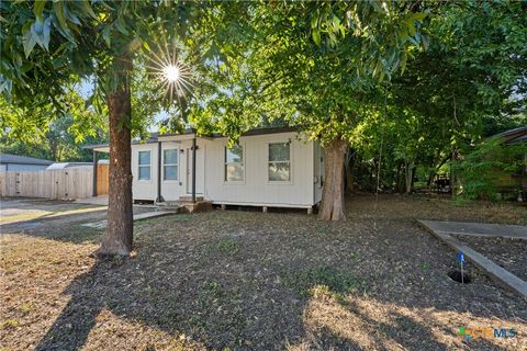 Photo of 112 Linda Drive, San Marcos, TX 78666 (MLS # 593027)