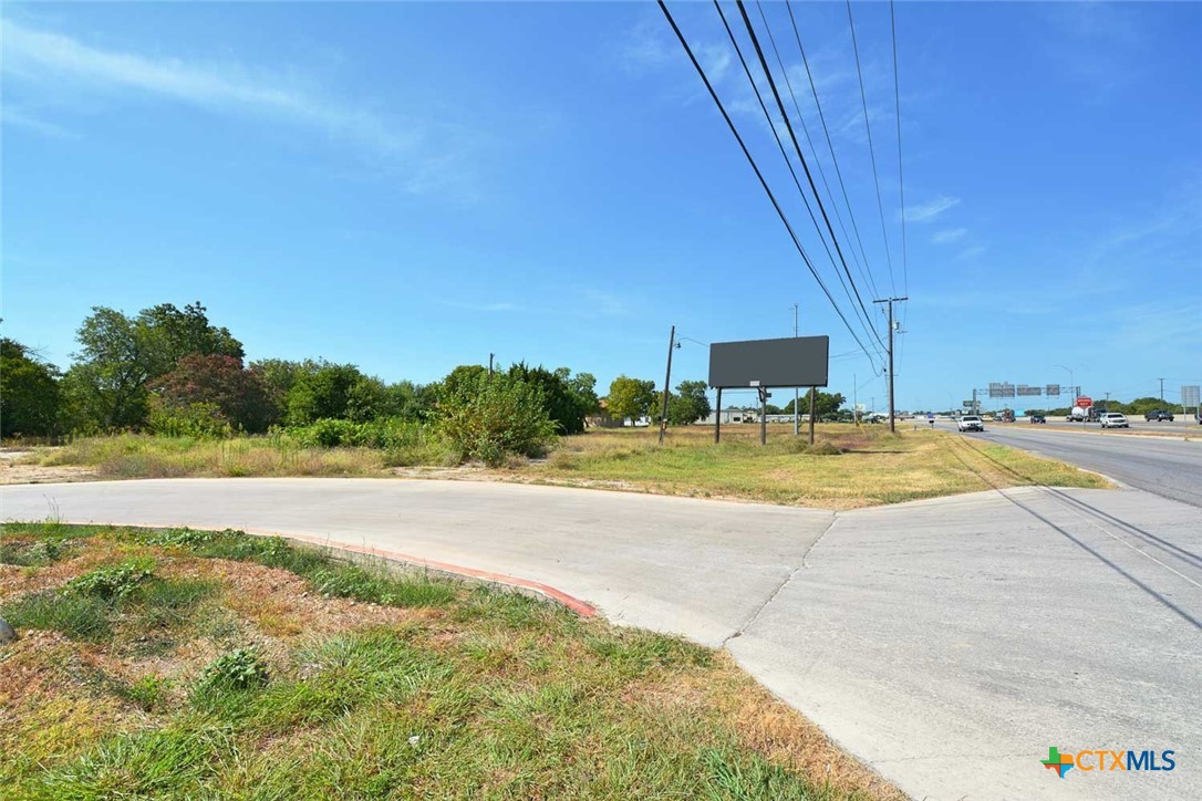 2050 N IH 35