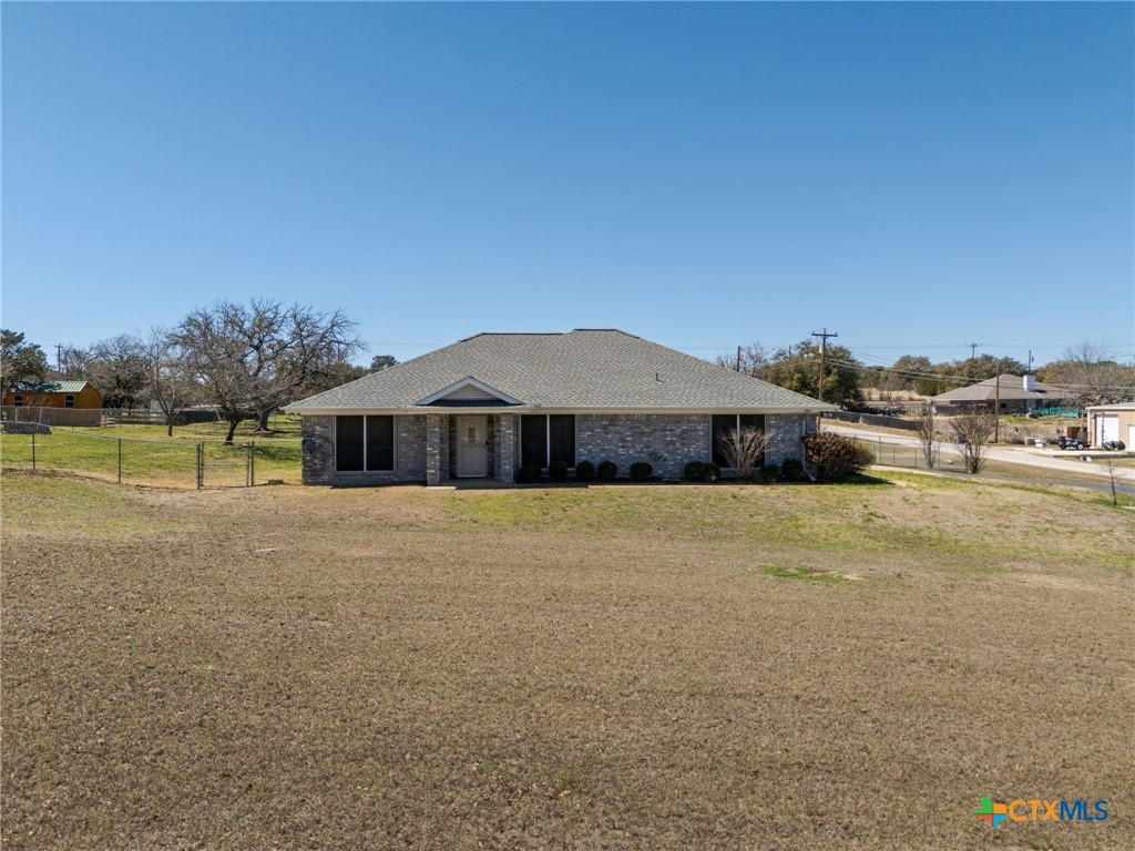 Photo 1 of 32 — 208 County Road 4963, Kempner, TX 76539