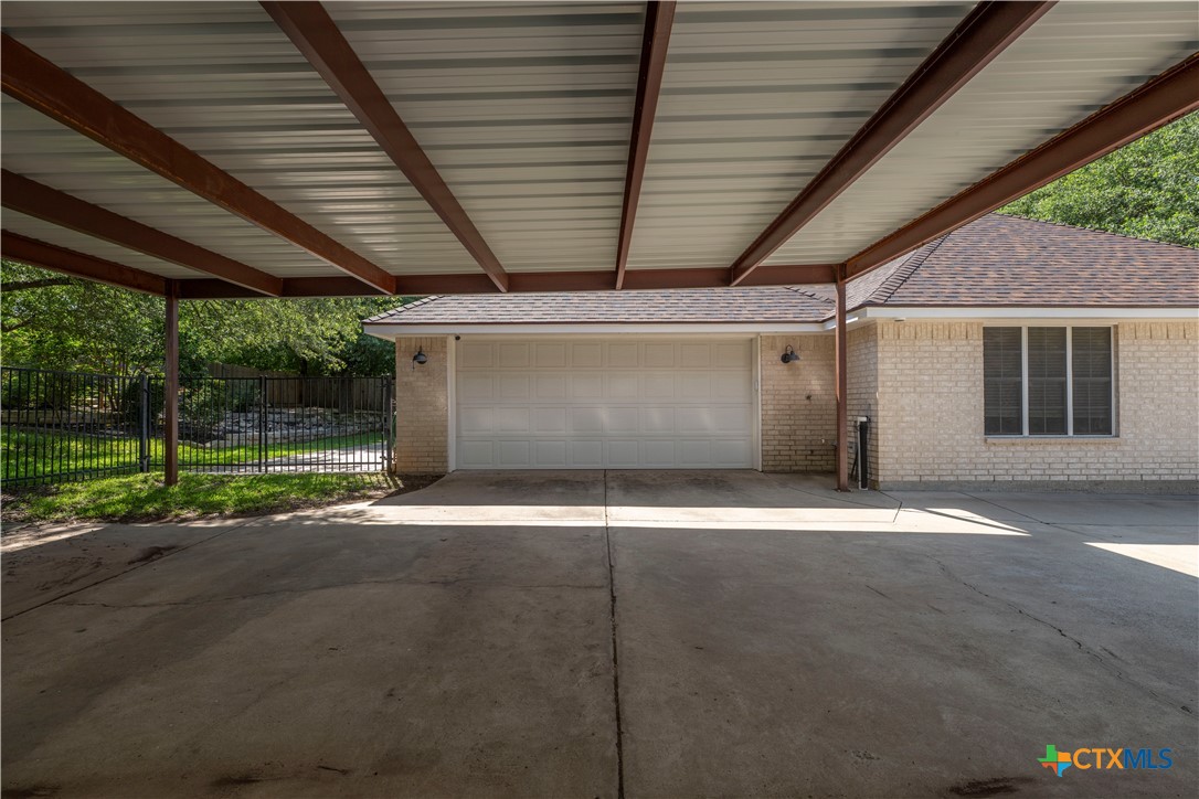 812 Indian Trail