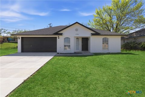 Photo of 1301 Fairbanks Street, Copperas Cove, TX 76522 (MLS # 608048)