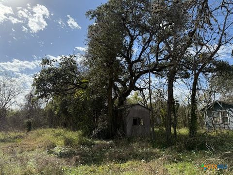 517 E Franklin Street Goliad TX 77963