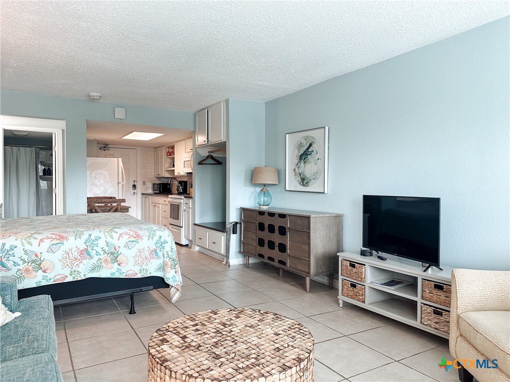 407 Beach Avenue 111