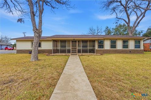 Photo of 811 Nixon Street, Lockhart, TX 78644 (MLS # 602458)