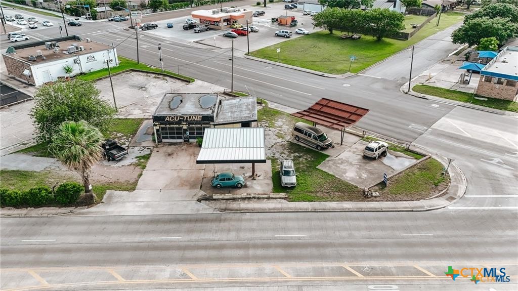 911 Sam Houston Drive