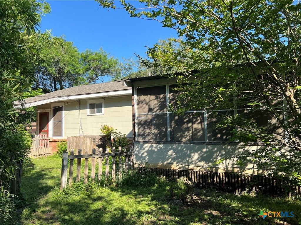 Photo of 310 Smith Lane #A, San Marcos, TX 78666 (MLS # 578093)