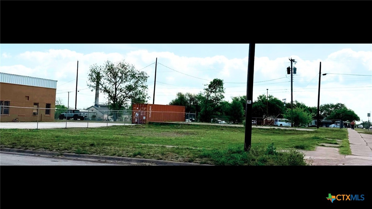 318 W Avenue G Avenue