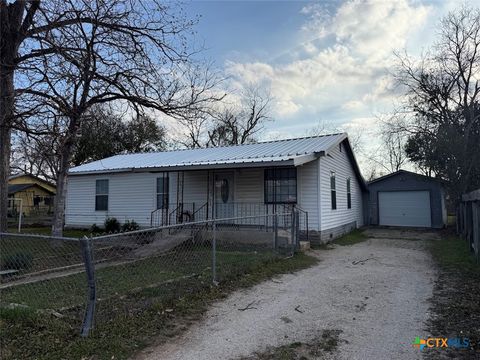 Photo of 784 Samuels Avenue, New Braunfels, TX 78130 (MLS # 612667)