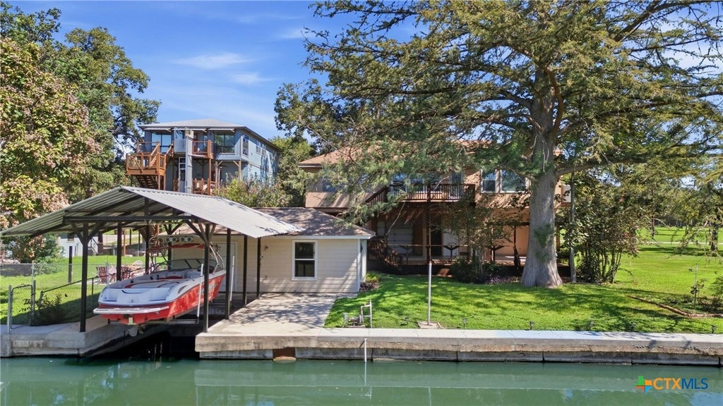 Photo of 124 Lakeside Drive, Seguin, TX 78155 (MLS # 627806)