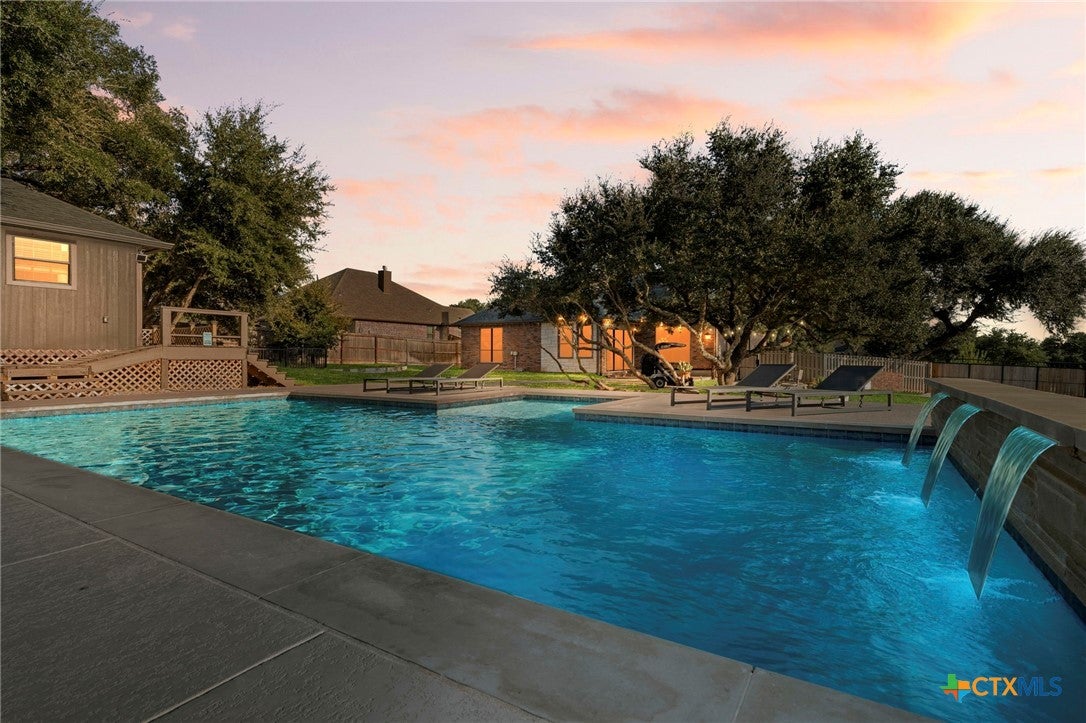 123 Archstone Loop