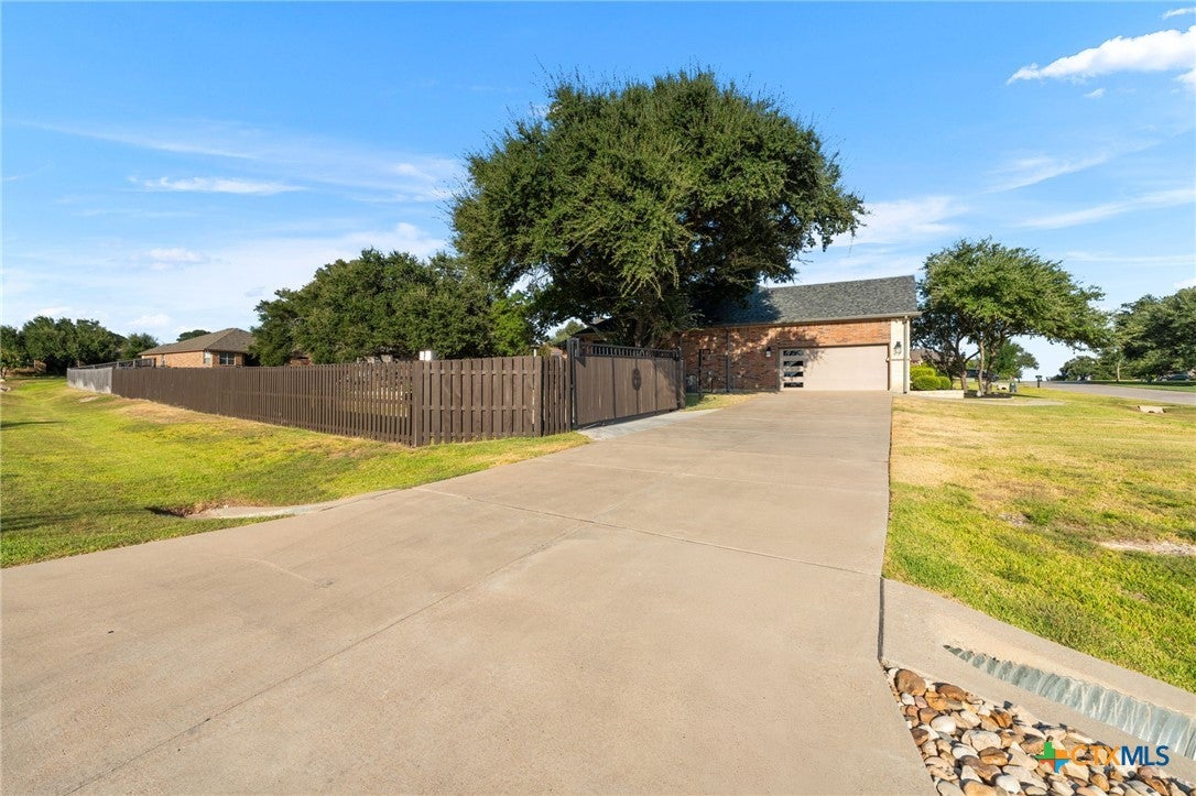 123 Archstone Loop
