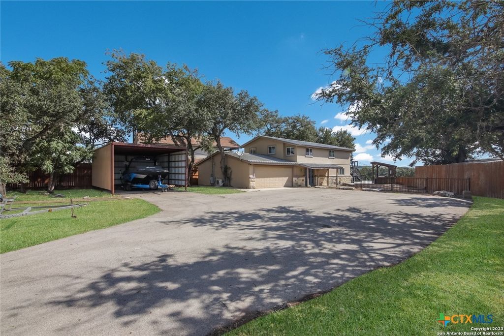 Photo of 707 Park Shores, Canyon Lake, TX 78133 (MLS # 610134)
