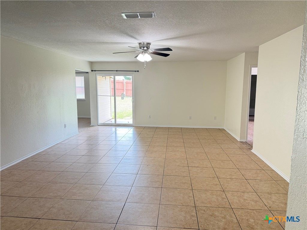 Photo of 2602 Bigleaf Dr DR, Killeen, TX 76549 (MLS # 613590)