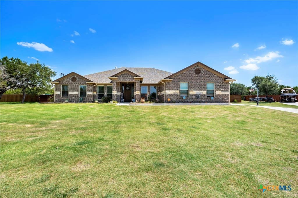Photo of 119 Savage Circle, Copperas Cove, TX 76522 (MLS # 620998)
