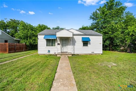 Photo of 709 Sissom Road, Killeen, TX 76541 (MLS # 615042)