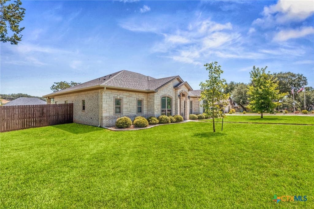 Photo of 5501 Caldelana Drive, Belton, TX 76513 (MLS # 623296)