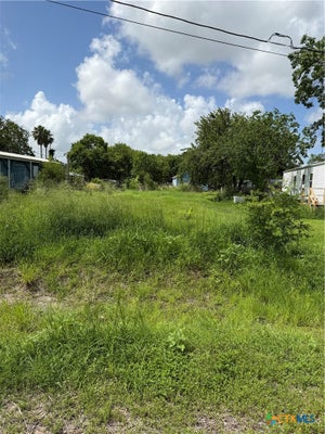 209 E WASHINGTON AVE, SEADRIFT, TX 77983 - Image 971e4c7a3b23a8edb6c3297626f46bdf/3935673331